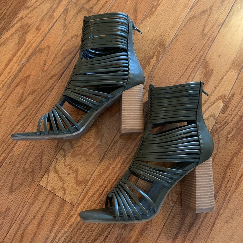 New Strappy heels